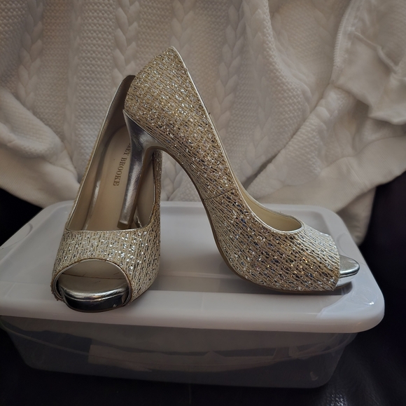 EUC Audrey Brooke Evening Heels - Picture 8 of 14